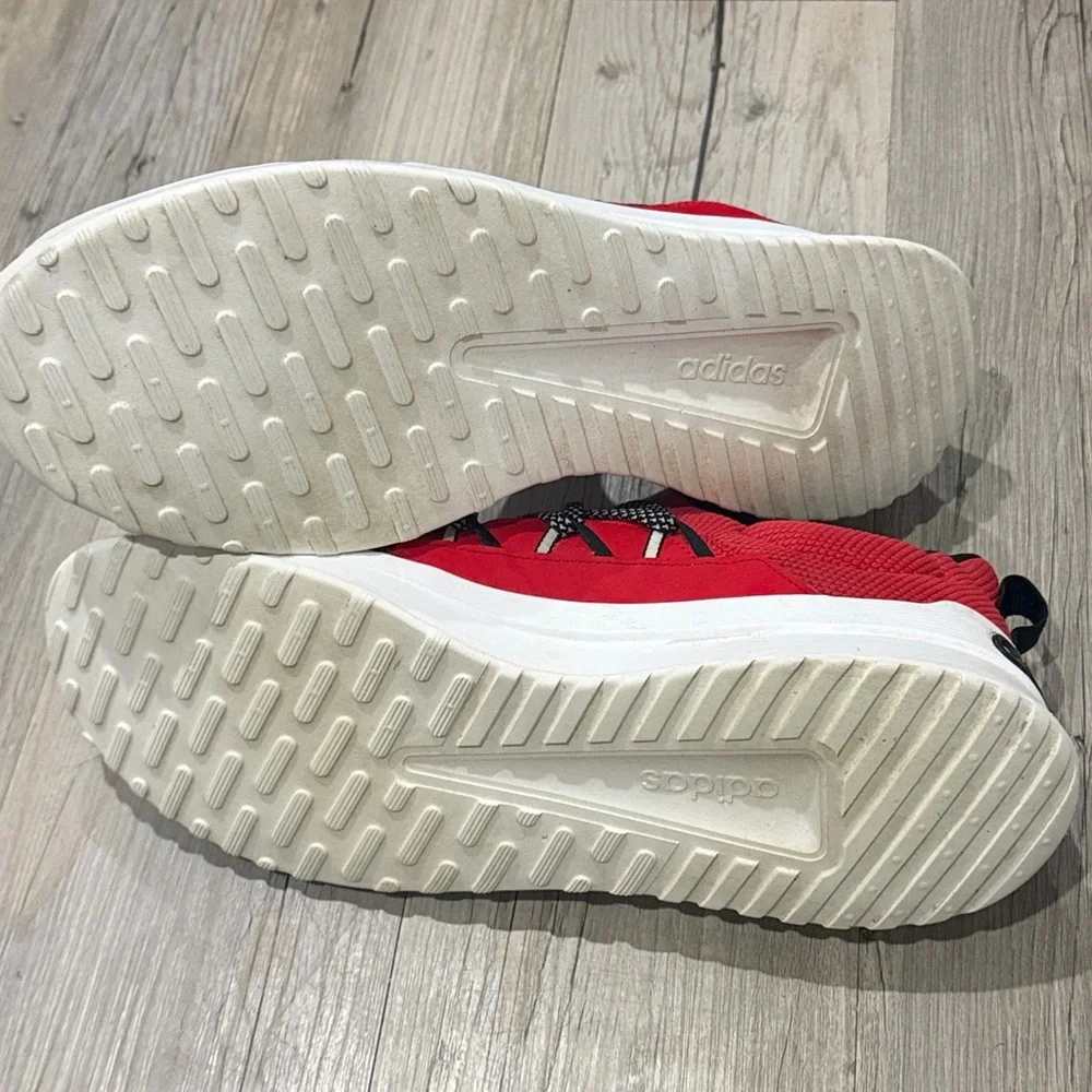 EUC ADIDAS CLOUDFOAM SNEAKER RED